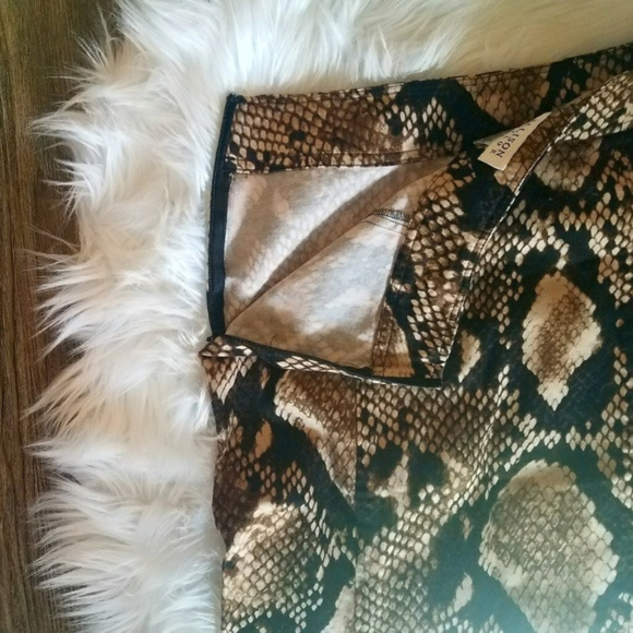 Allison Taylor Snakeskin skirt - Picture 4 of 5